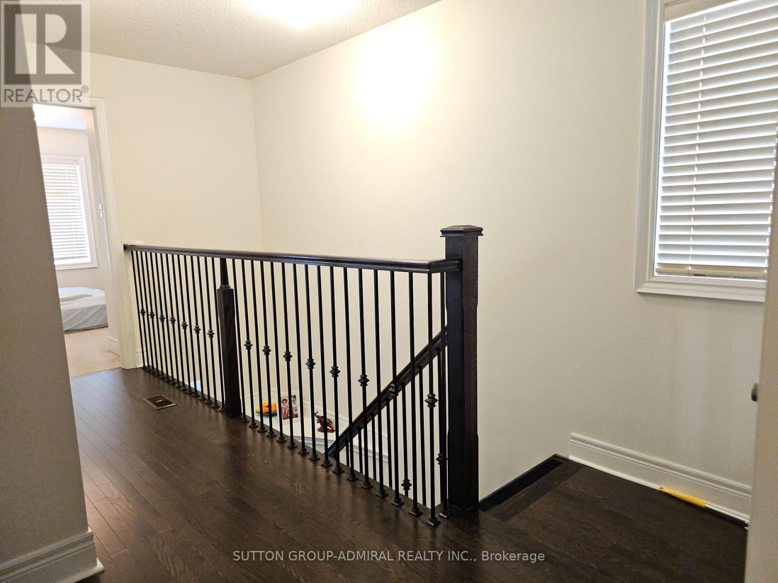 63 Collin Court, Richmond Hill, Ontario  L4E 0X7 - Photo 21 - N12657192