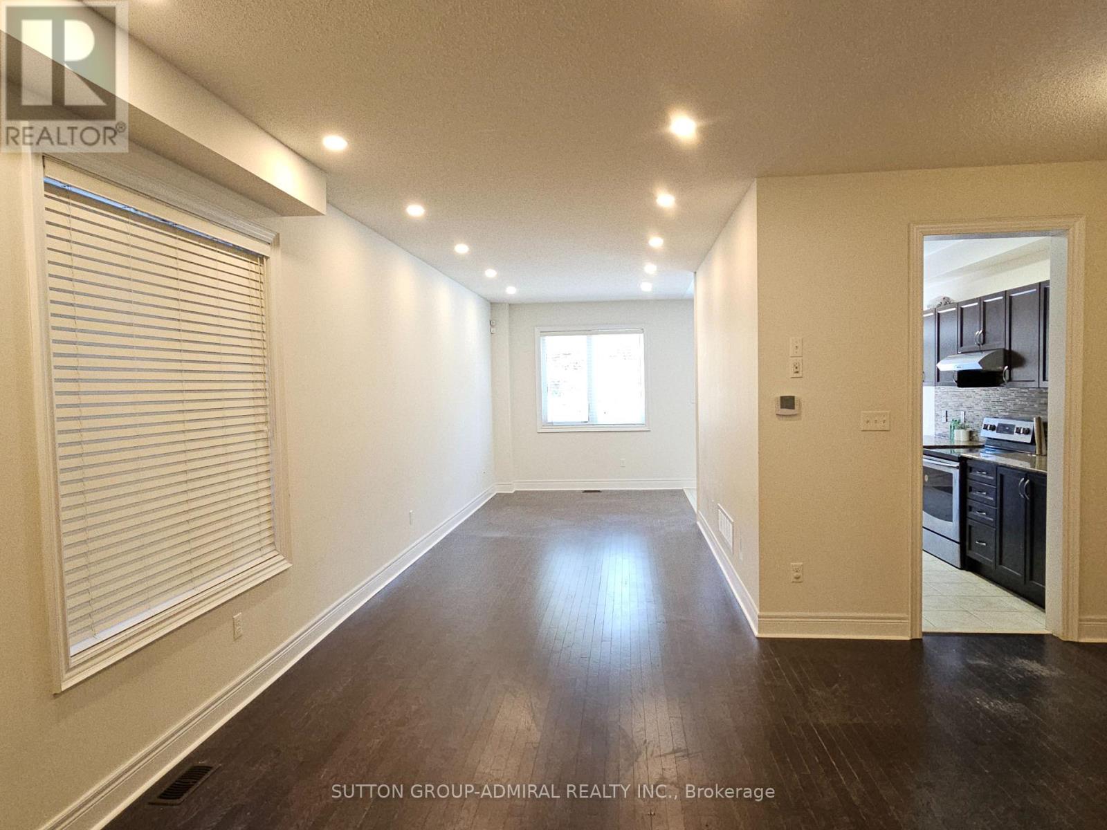 63 Collin Court, Richmond Hill, Ontario  L4E 0X7 - Photo 6 - N12657192