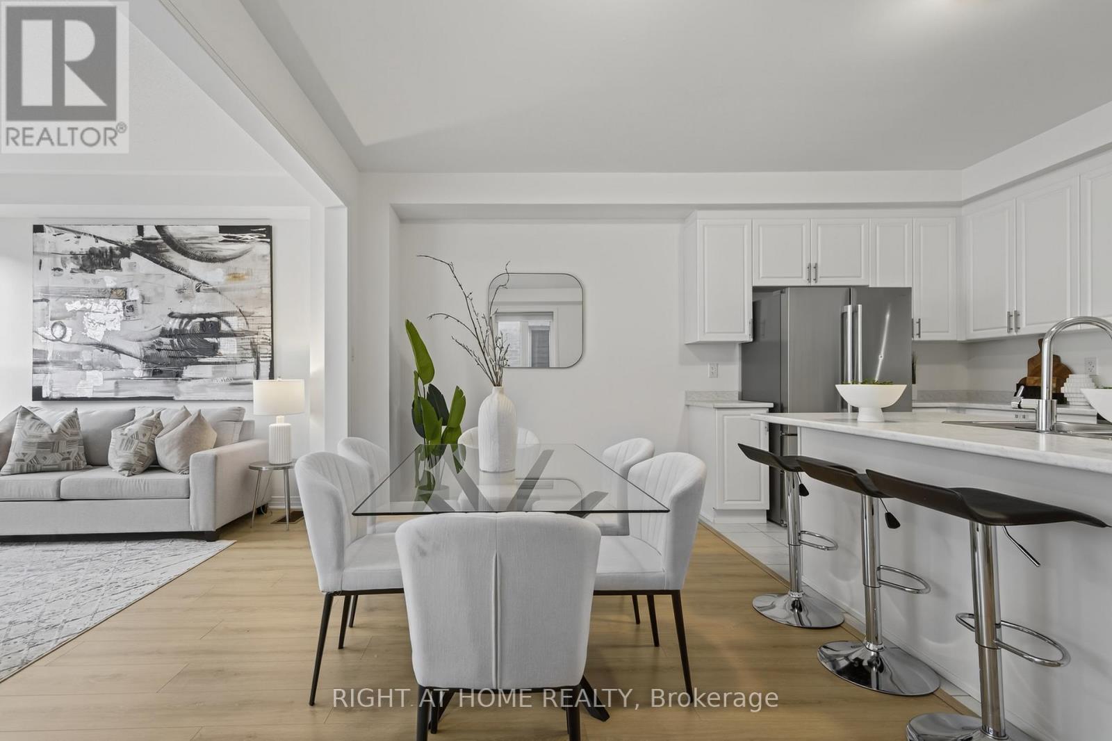 86 West Oak Trail, Barrie, Ontario  L9J 0K8 - Photo 12 - S12657096