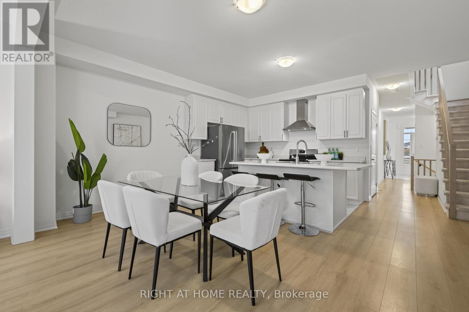 86 West Oak Trail, Barrie, Ontario  L9J 0K8 - Photo 13 - S12657096