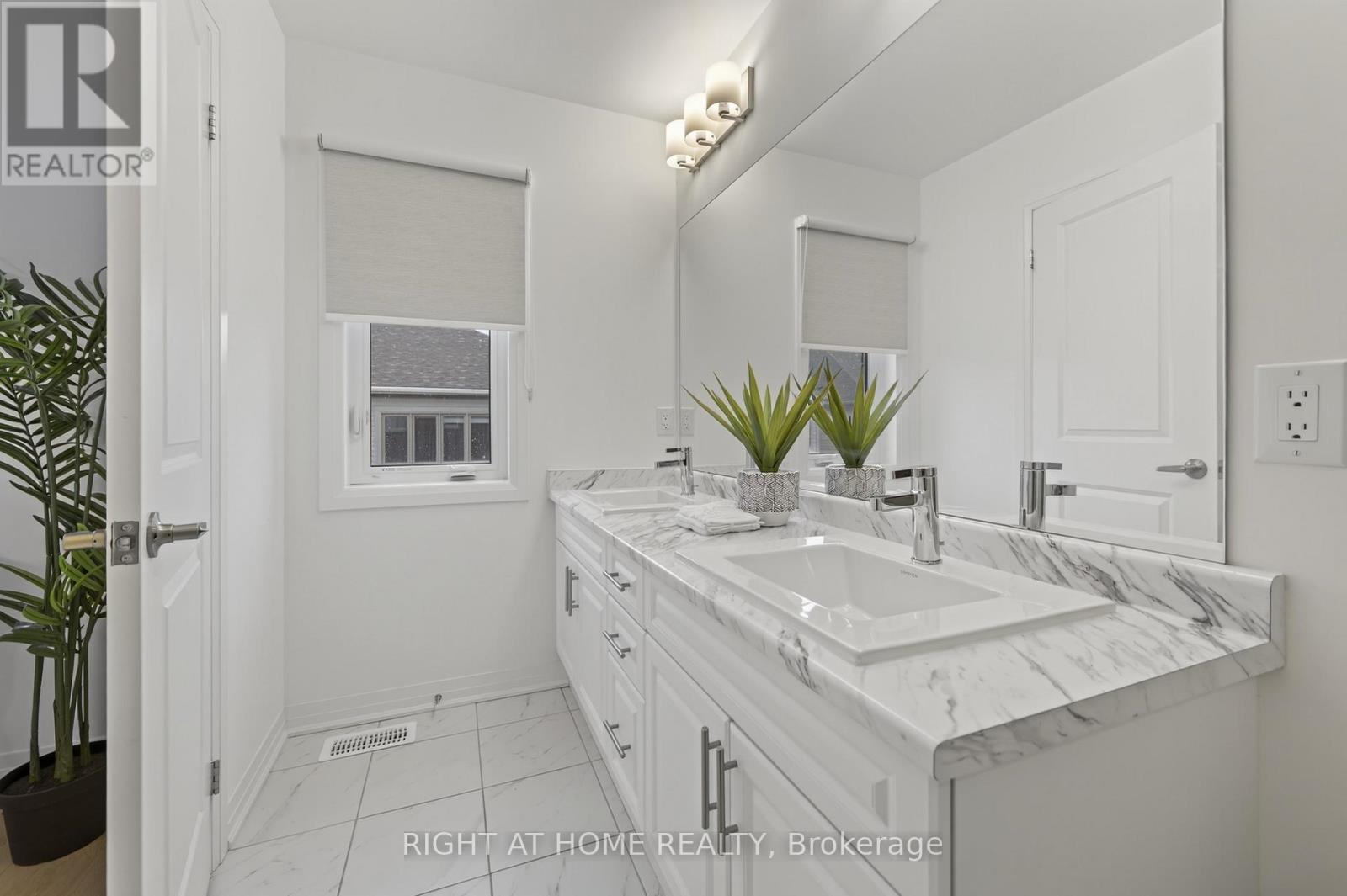 86 West Oak Trail, Barrie, Ontario  L9J 0K8 - Photo 37 - S12657096