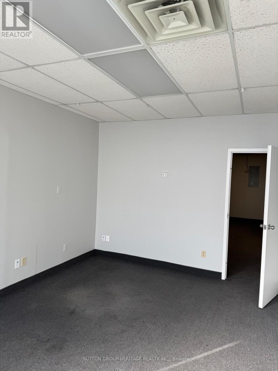 8 And 9 - 20 Freel Lane, Whitchurch-Stouffville, Ontario  L4A 8B9 - Photo 5 - N12656198