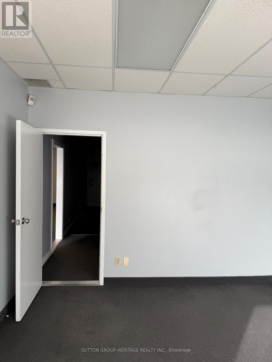 8 And 9 - 20 Freel Lane, Whitchurch-Stouffville, Ontario  L4A 8B9 - Photo 7 - N12656198