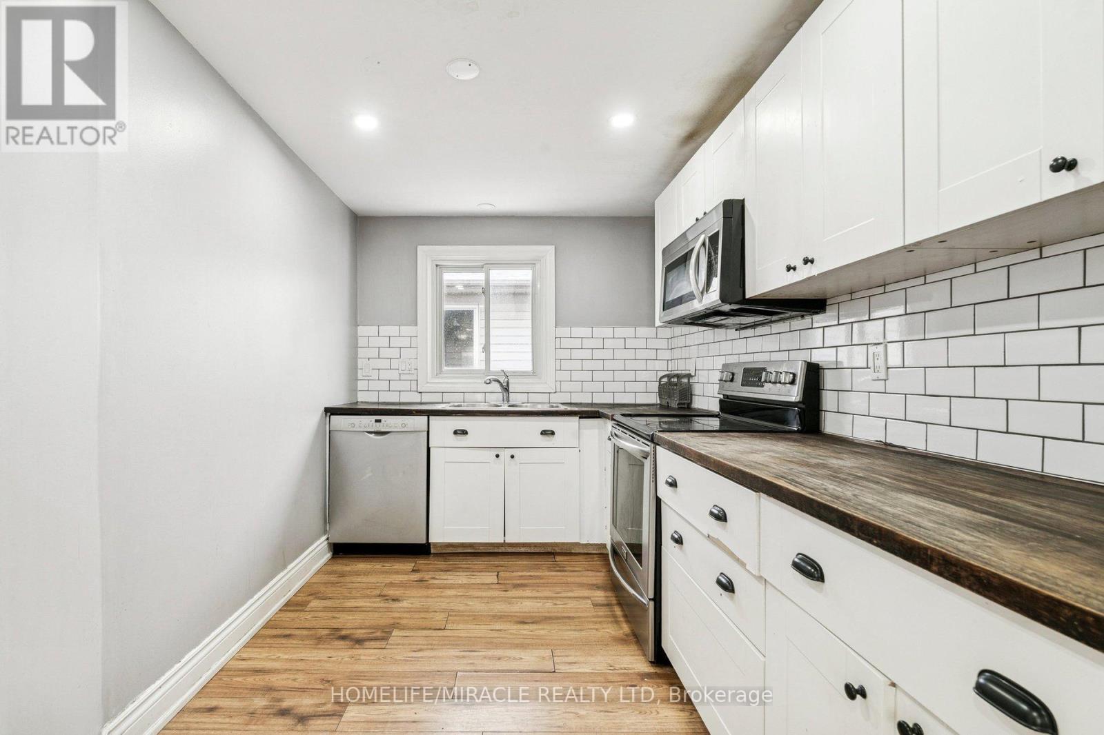 147 Hickling Trail, Barrie, Ontario  L4M 5T7 - Photo 14 - S12628998