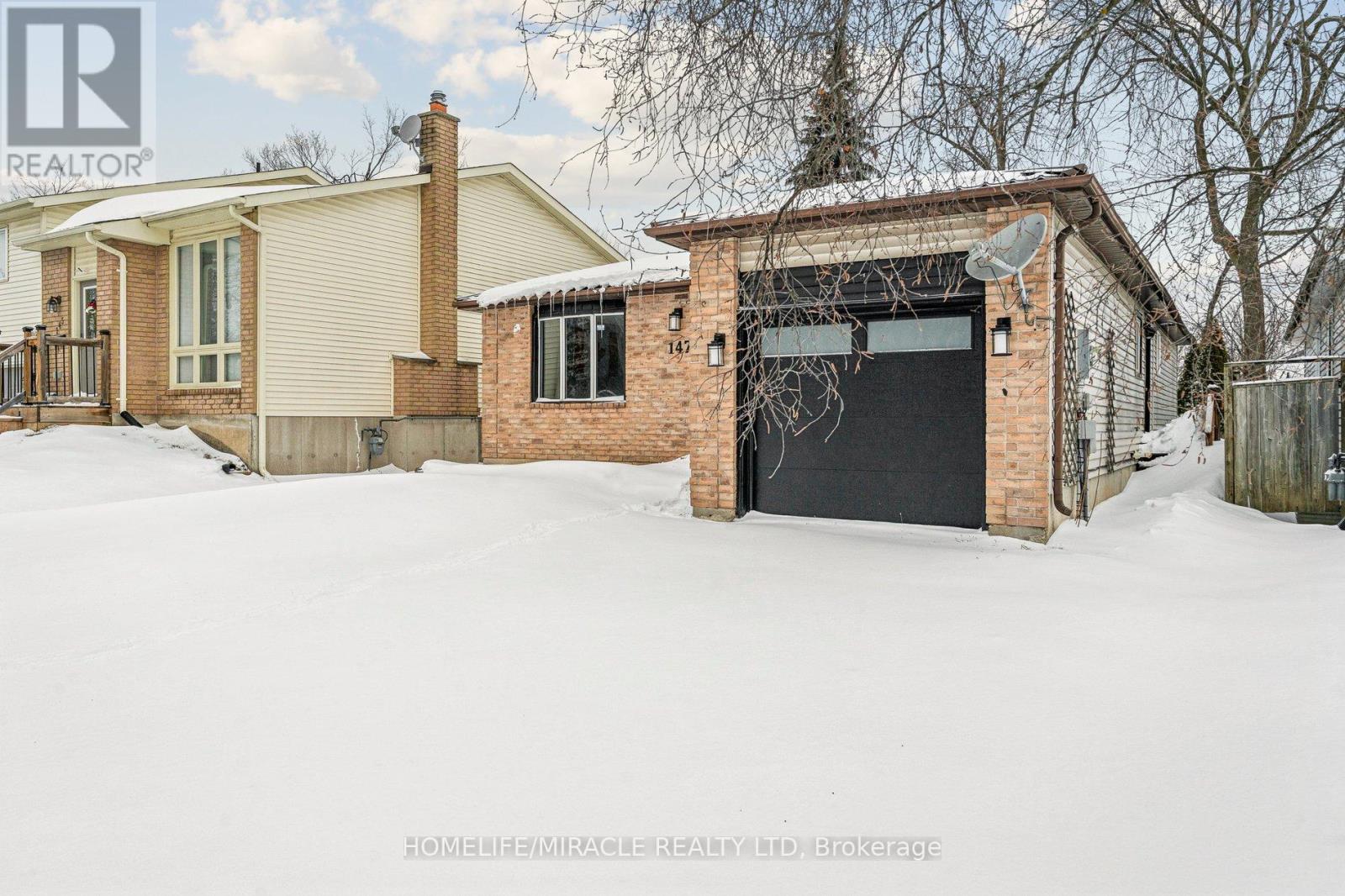 147 Hickling Trail, Barrie, Ontario  L4M 5T7 - Photo 4 - S12628998