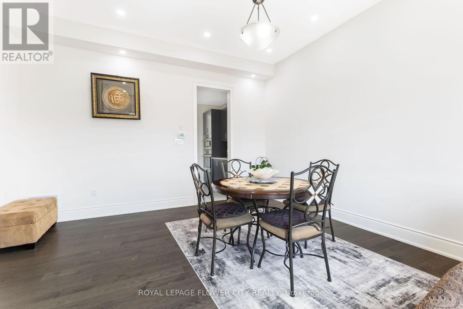 48 James Walker Avenue, Caledon, Ontario  L7C 4M8 - Photo 10 - W12657064