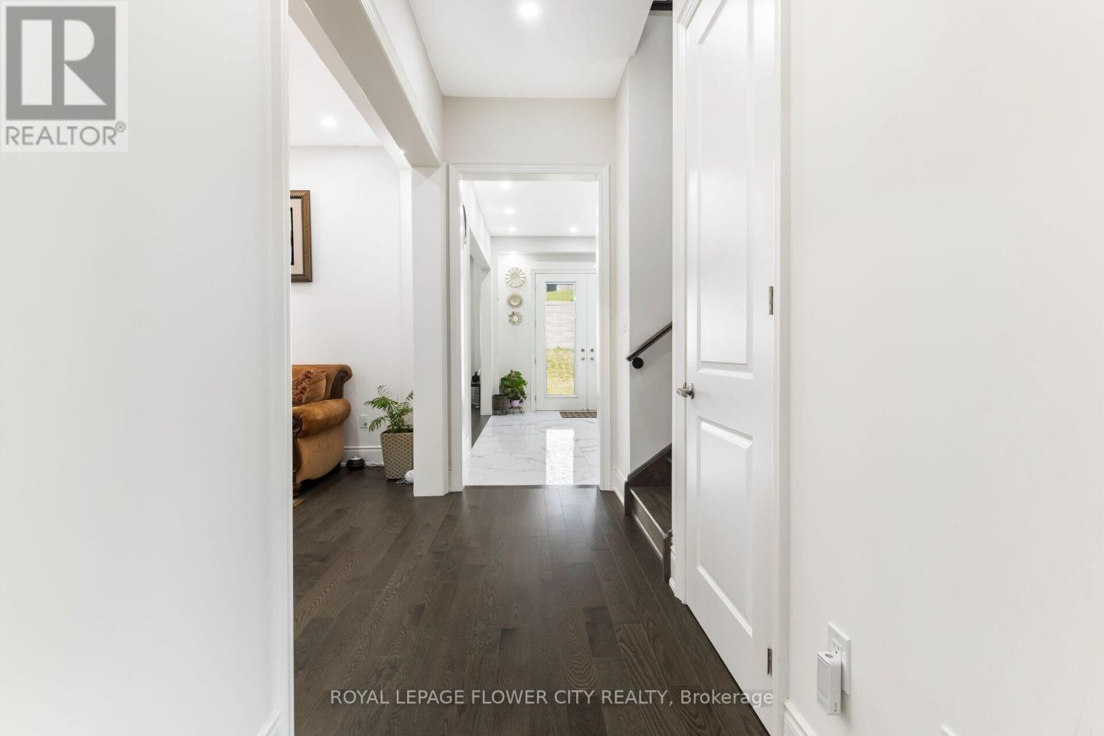 48 James Walker Avenue, Caledon, Ontario  L7C 4M8 - Photo 12 - W12657064