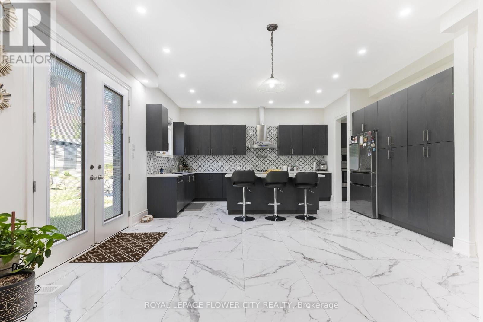 48 James Walker Avenue, Caledon, Ontario  L7C 4M8 - Photo 14 - W12657064