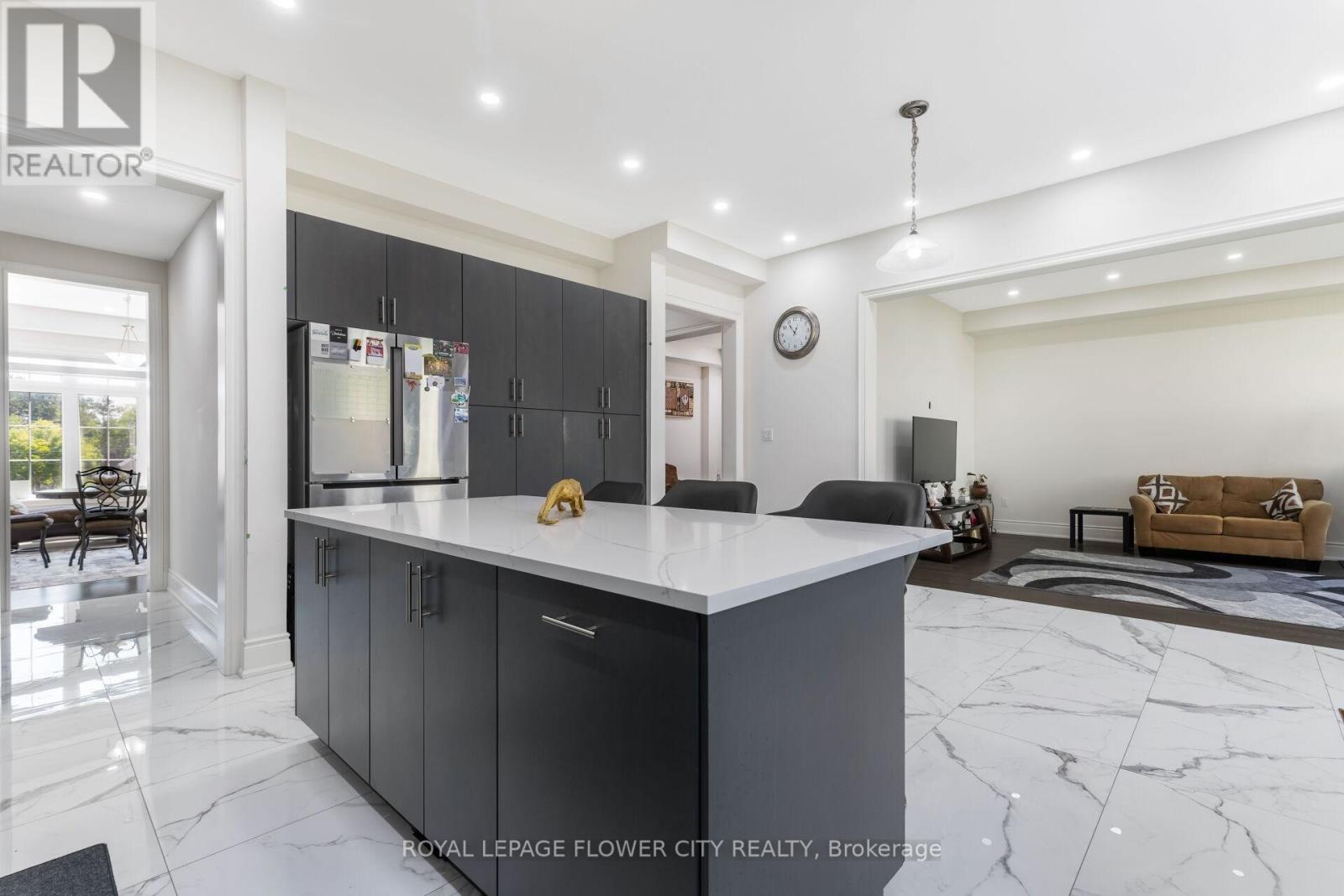 48 James Walker Avenue, Caledon, Ontario  L7C 4M8 - Photo 17 - W12657064