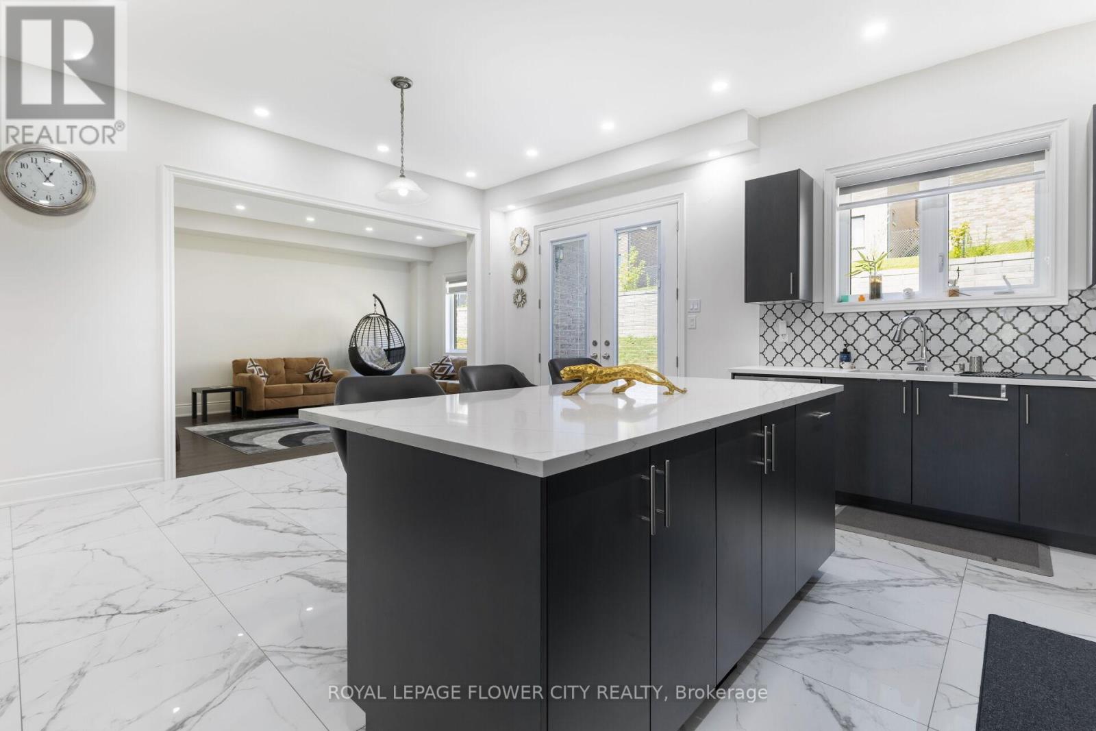 48 James Walker Avenue, Caledon, Ontario  L7C 4M8 - Photo 18 - W12657064