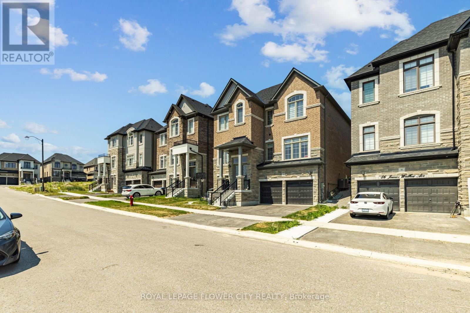 48 James Walker Avenue, Caledon, Ontario  L7C 4M8 - Photo 2 - W12657064