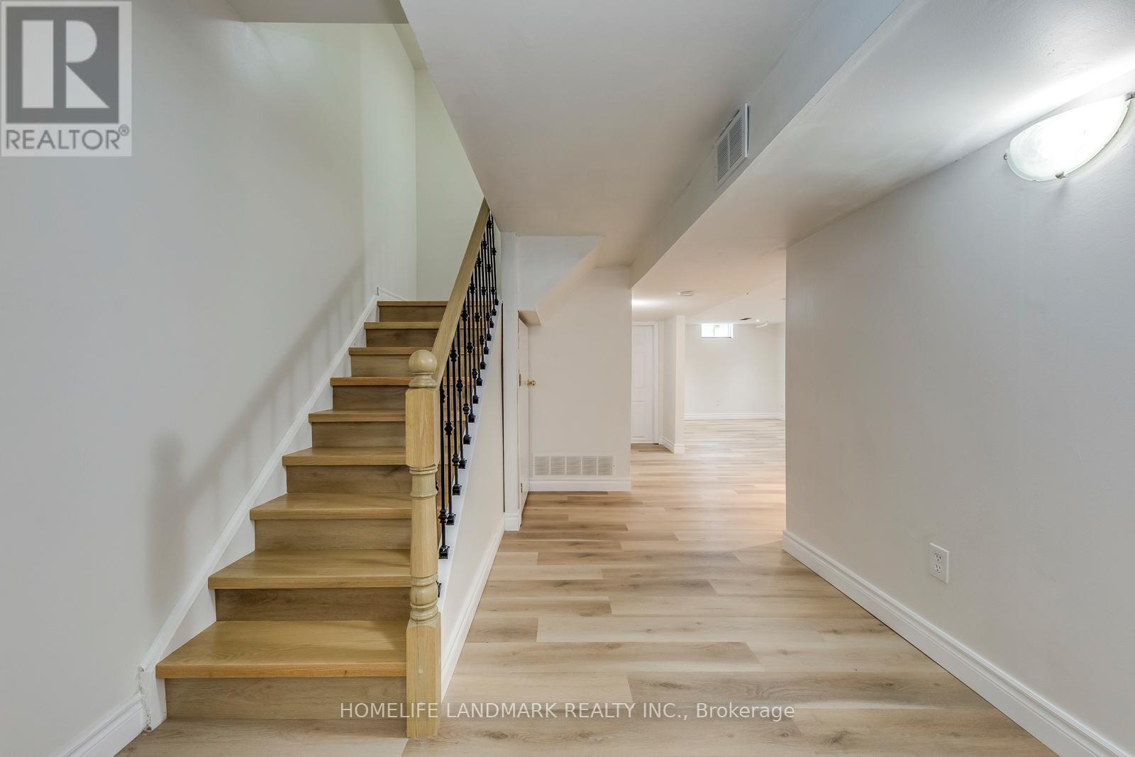 1226 Cottonwood Crescent, Oakville, Ontario  L6M 2W6 - Photo 28 - W12657066