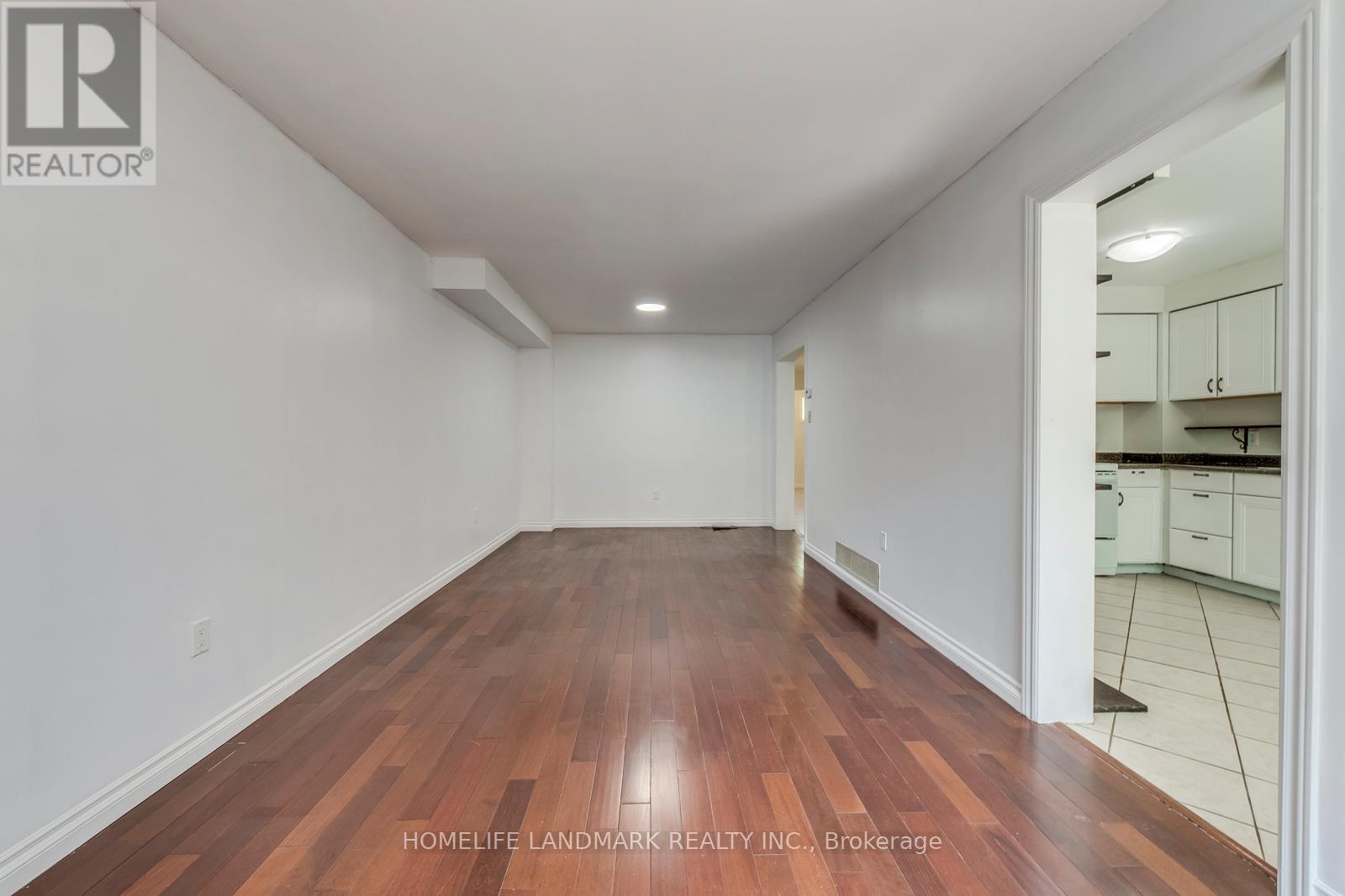 1226 Cottonwood Crescent, Oakville, Ontario  L6M 2W6 - Photo 7 - W12657066