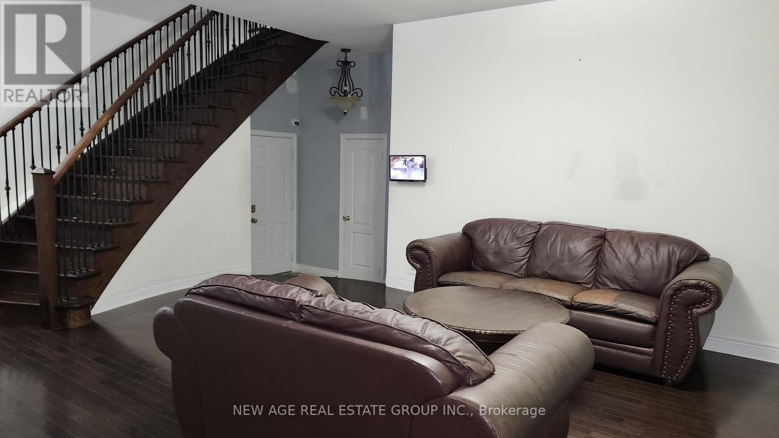 80 Tatra Crescent, Brampton, Ontario  L6Y 0K5 - Photo 3 - W12657078