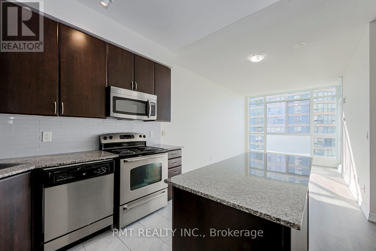 719 - 225 Webb Drive, Mississauga, Ontario  M5V 3E7 - Photo 2 - W12657112