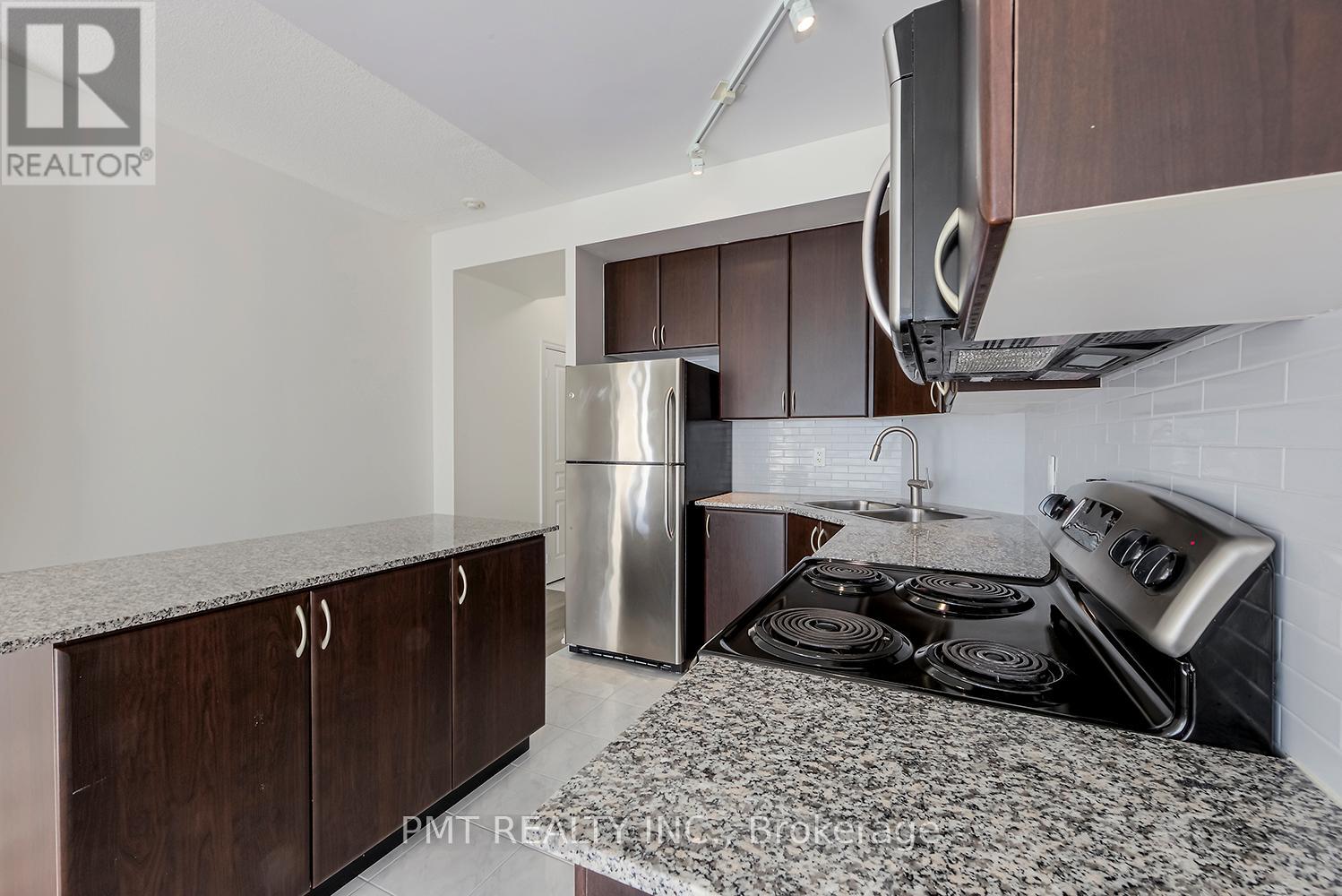 719 - 225 Webb Drive, Mississauga, Ontario  M5V 3E7 - Photo 5 - W12657112