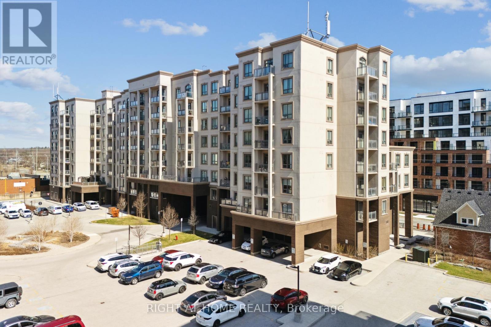 815 - 2486 Old Bronte Road, Oakville, Ontario  L6M 4J2 - Photo 4 - W12657122