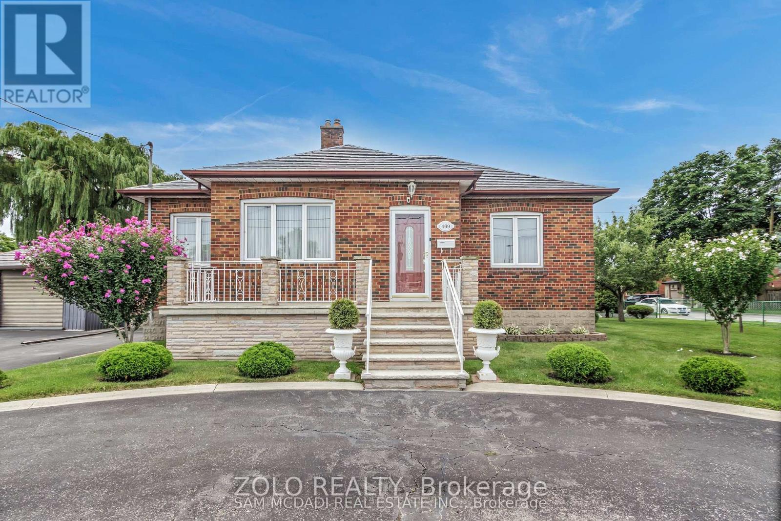 469 Evans Avenue, Toronto, Ontario  M8W 2T6 - Photo 2 - W12657132