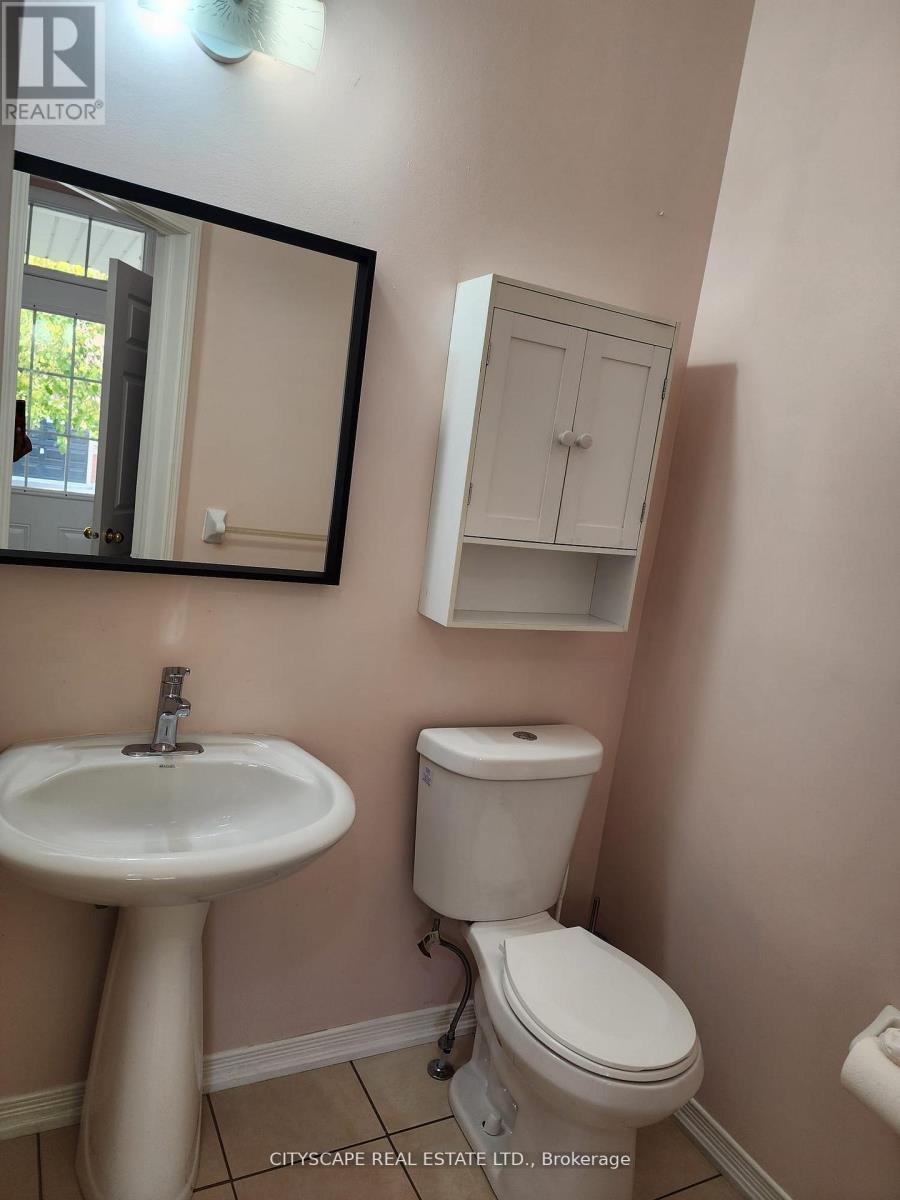 94 Unionville Crescent, Brampton, Ontario  L6P 2Z4 - Photo 11 - W12657156