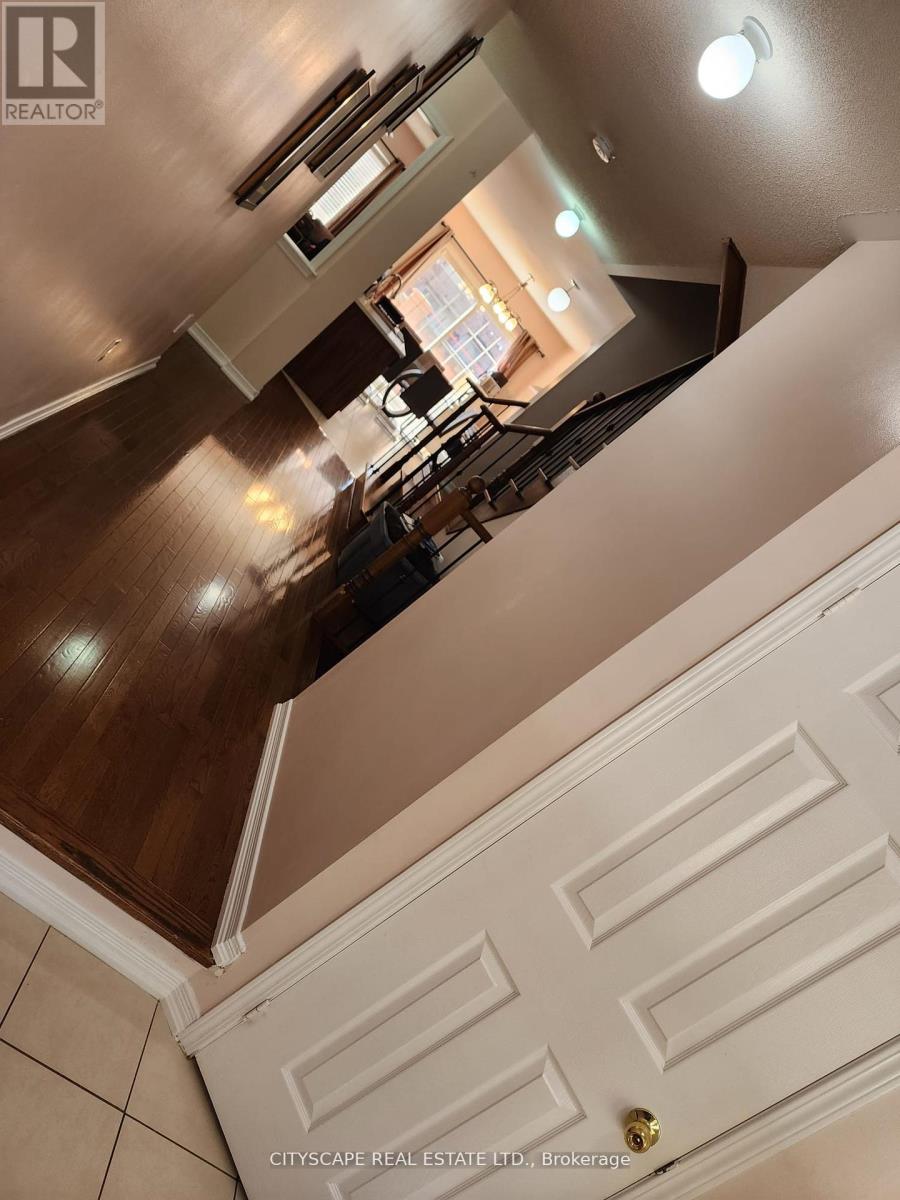 94 Unionville Crescent, Brampton, Ontario  L6P 2Z4 - Photo 15 - W12657156