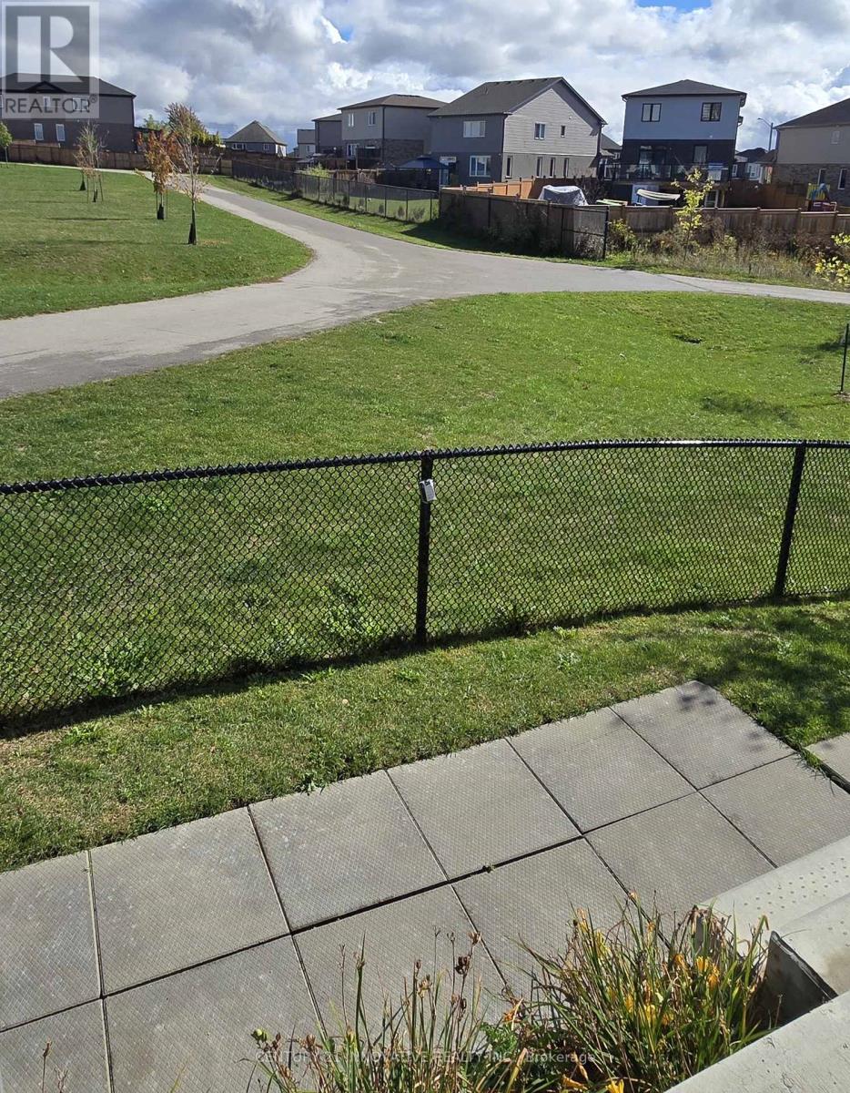 92 Pony Way S, Kitchener, Ontario  N2R 0R8 - Photo 25 - X12560730