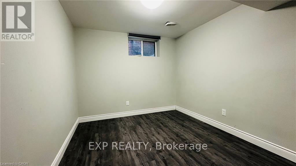 Lower - 42 Spachman Street, Kitchener, Ontario  N2R 0N5 - Photo 6 - X12657086