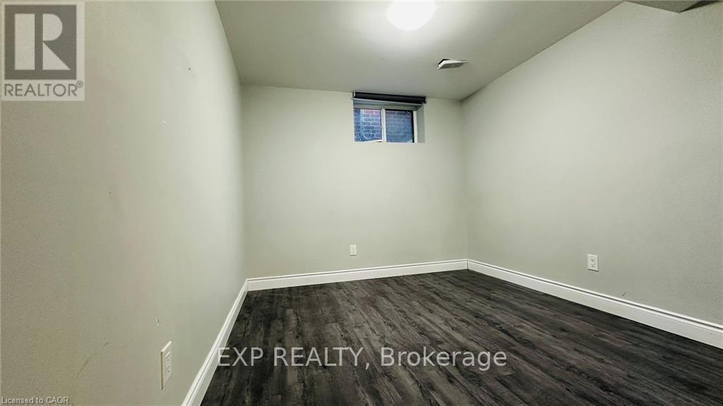 Lower - 42 Spachman Street, Kitchener, Ontario  N2R 0N5 - Photo 7 - X12657086
