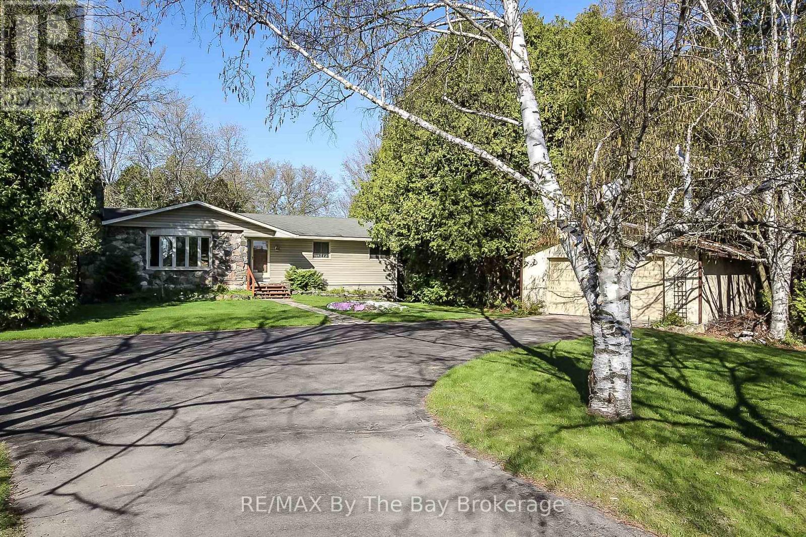 630 Sunnidale Road S, Wasaga Beach, Ontario  L9Z 1J7 - Photo 2 - S12657234