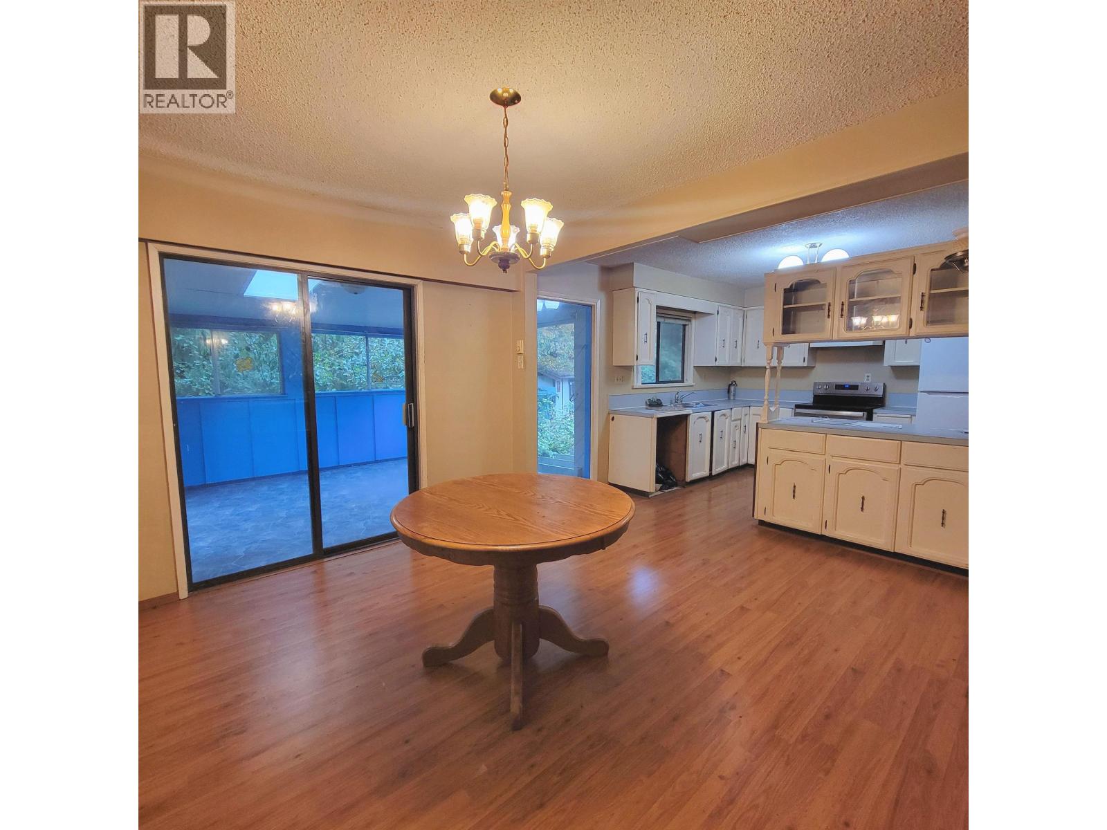 2240 Oldershaw Road, Roberts Creek, British Columbia  V0N 2W5 - Photo 18 - R3075378