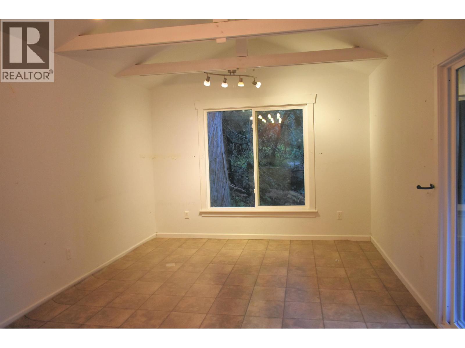 2240 Oldershaw Road, Roberts Creek, British Columbia  V0N 2W5 - Photo 34 - R3075378