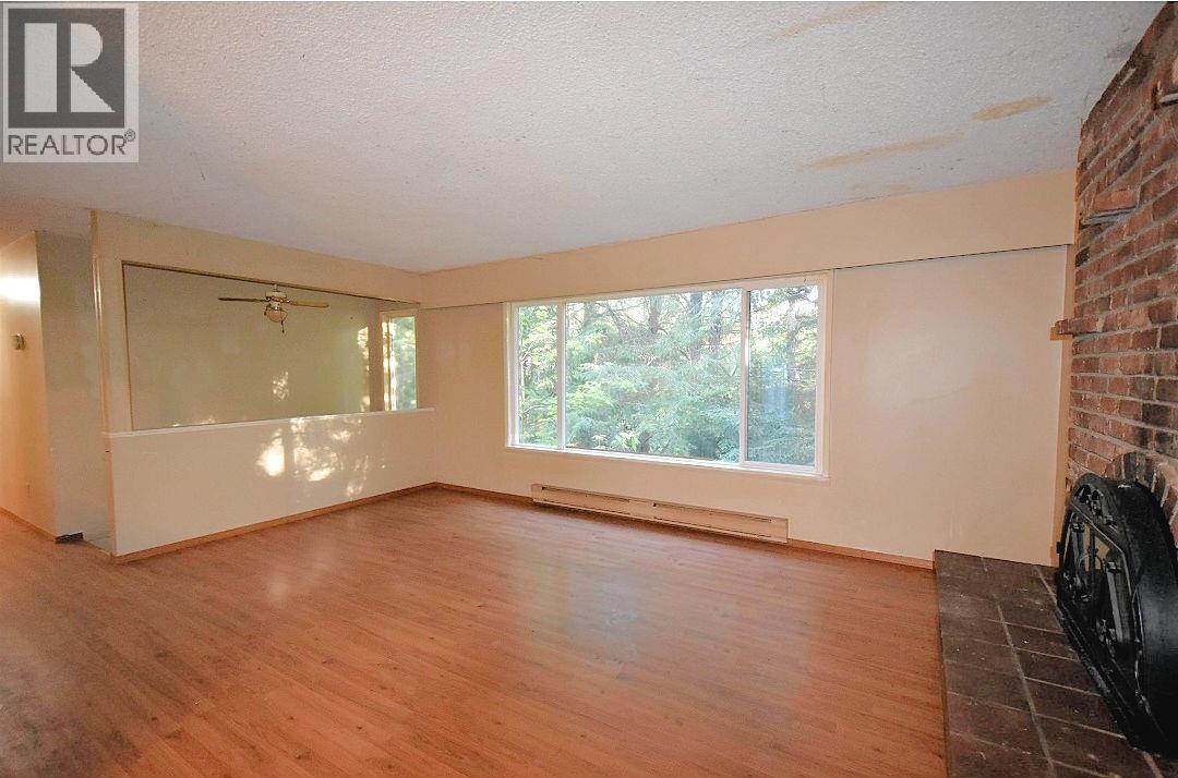 2240 Oldershaw Road, Roberts Creek, British Columbia  V0N 2W5 - Photo 9 - R3075378