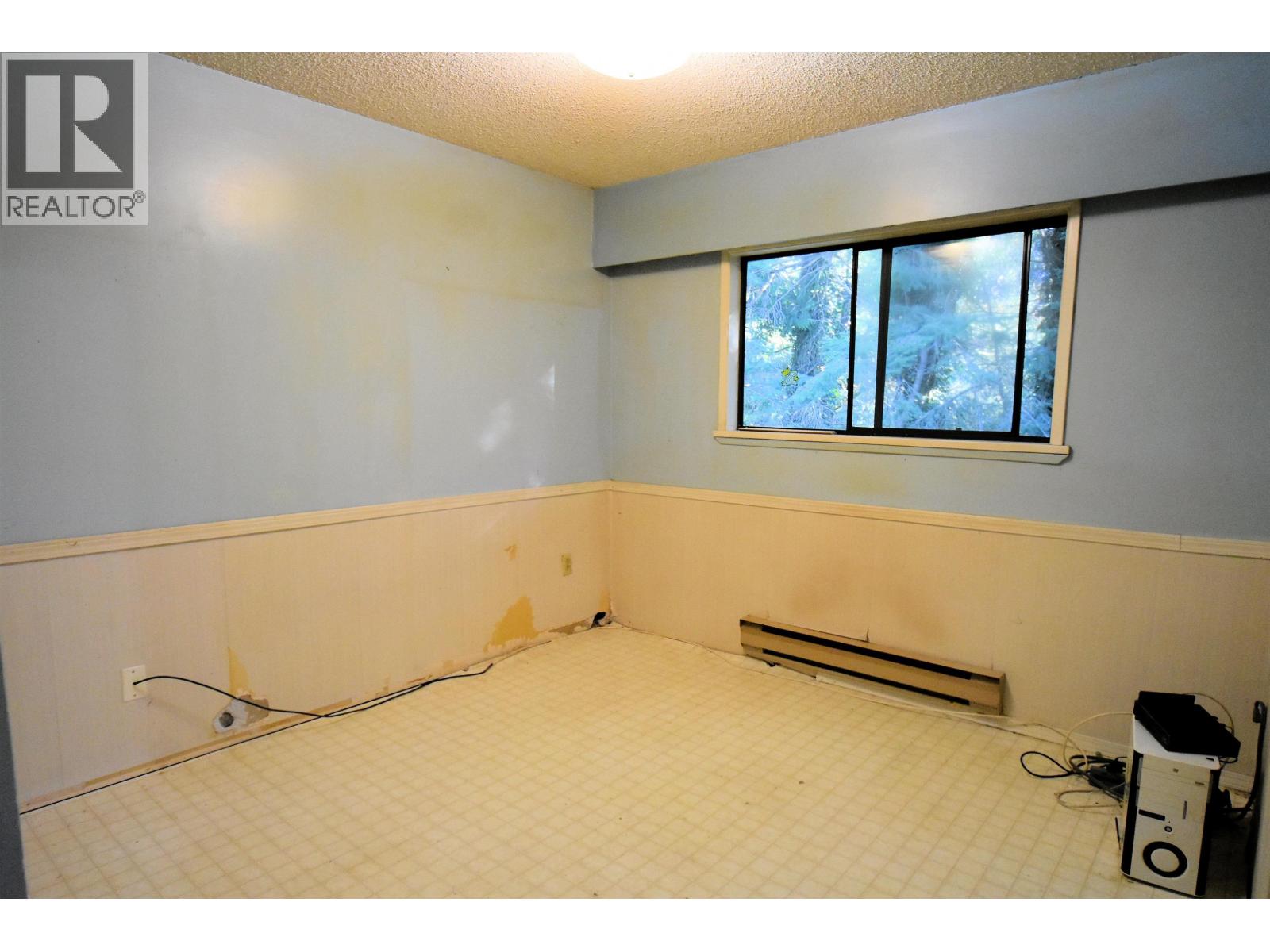 2240 Oldershaw Road, Roberts Creek, British Columbia  V0N 2W5 - Photo 23 - R3075378