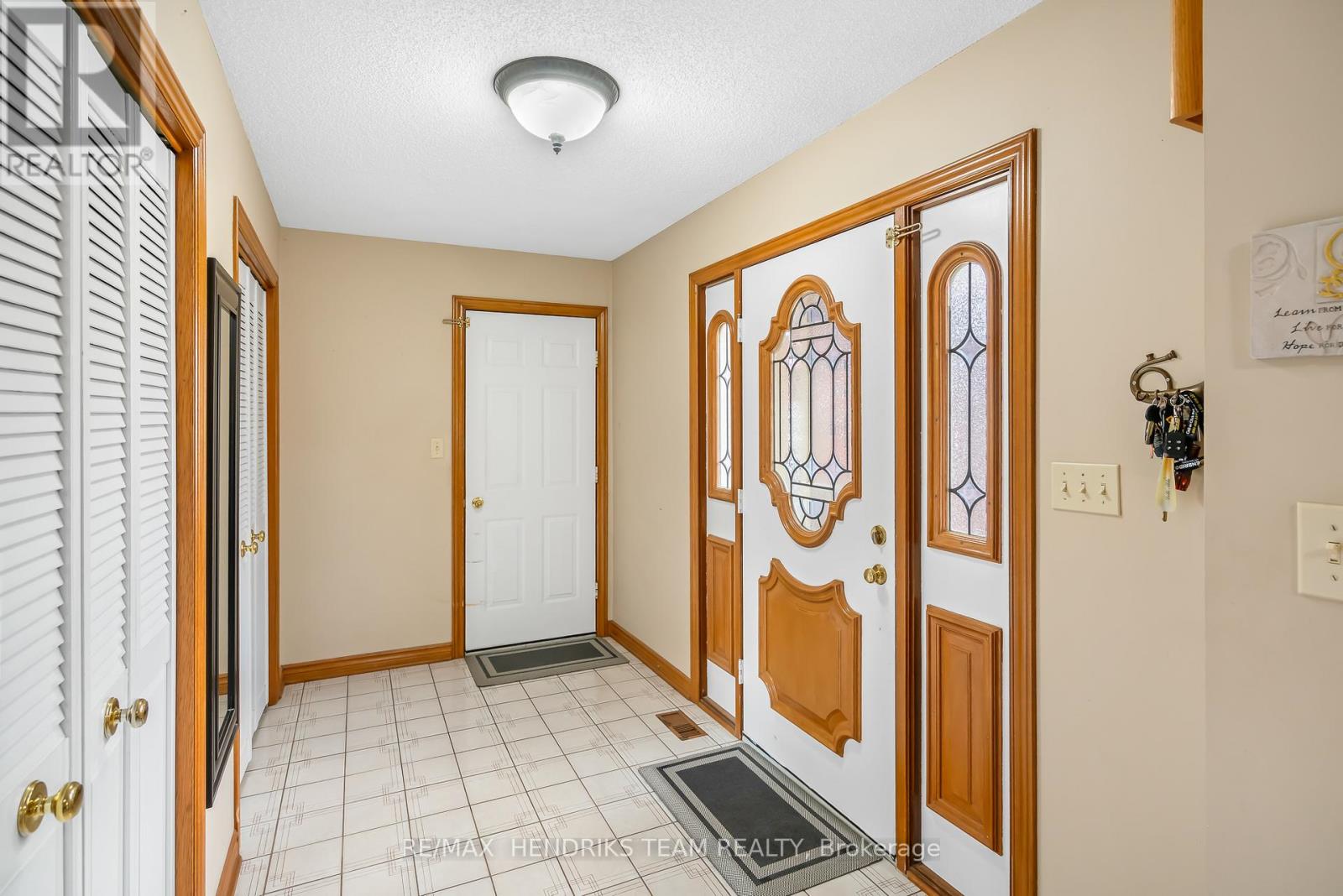 3688 Cardinal Drive, Niagara Falls, Ontario  L2H 2Y1 - Photo 3 - X12657228