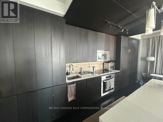 3806 - 15 Iceboat Terrace, Toronto, Ontario  M5V 4A5 - Photo 2 - C12654356