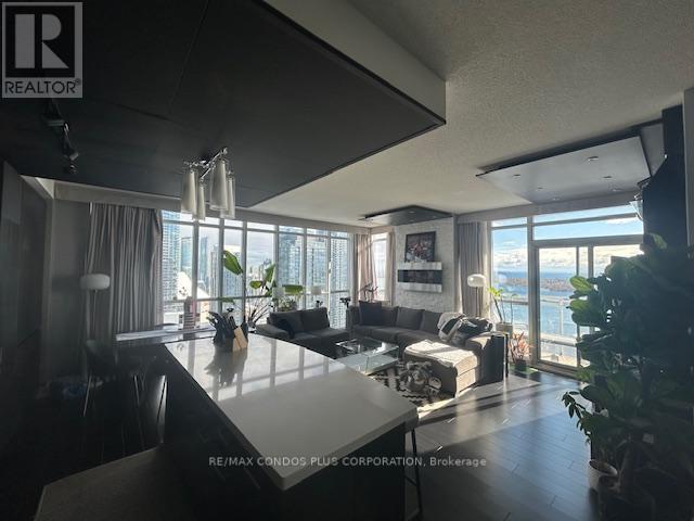 3806 - 15 Iceboat Terrace, Toronto, Ontario  M5V 4A5 - Photo 3 - C12654356