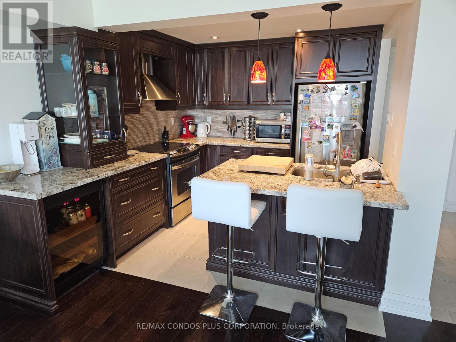 2010 - 77 Harbour Square, Toronto, Ontario  M5J 2S2 - Photo 4 - C12653282