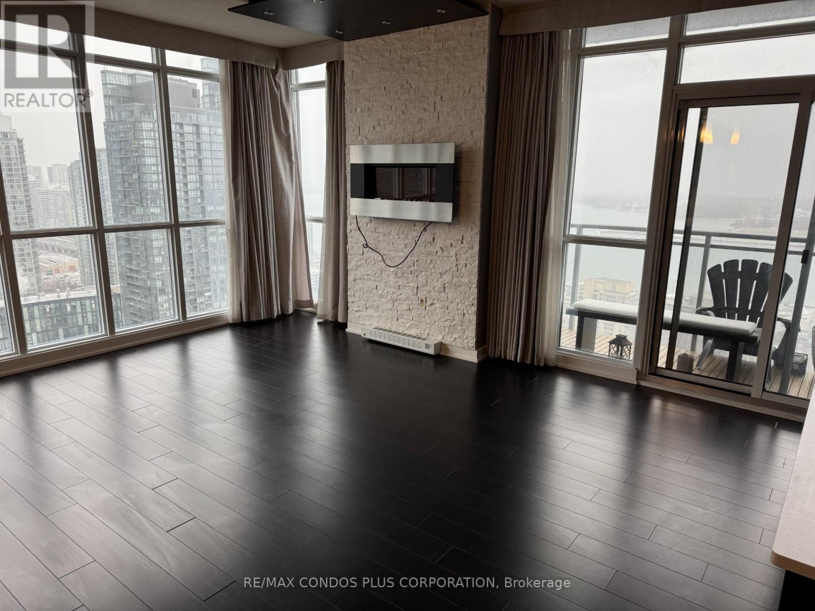 3806 - 15 Iceboat Terrace, Toronto, Ontario  M5V 4A5 - Photo 11 - C12654356