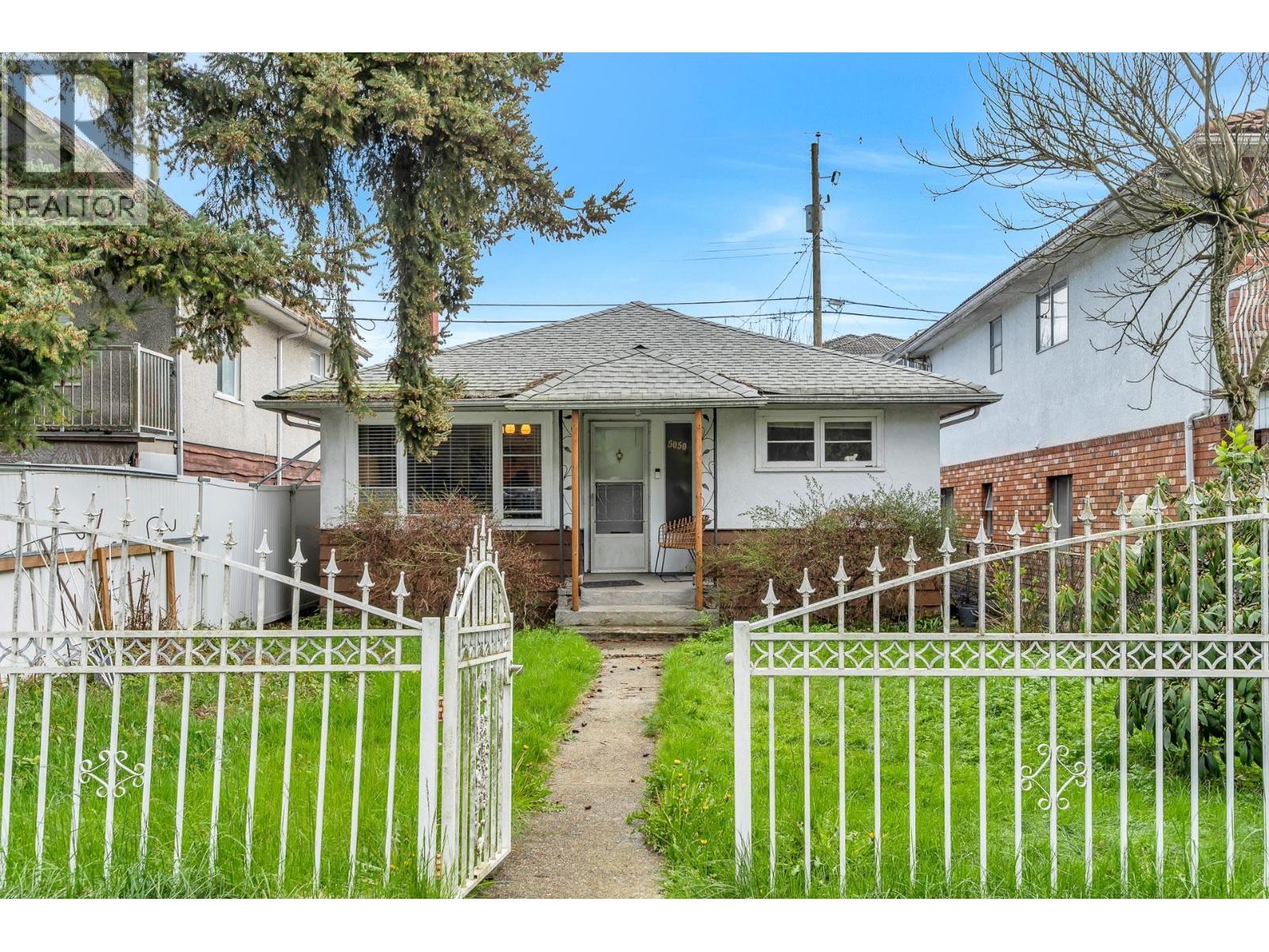 5050 Main Street, Vancouver, British Columbia  V5W 2R3 - Photo 2 - R3075422