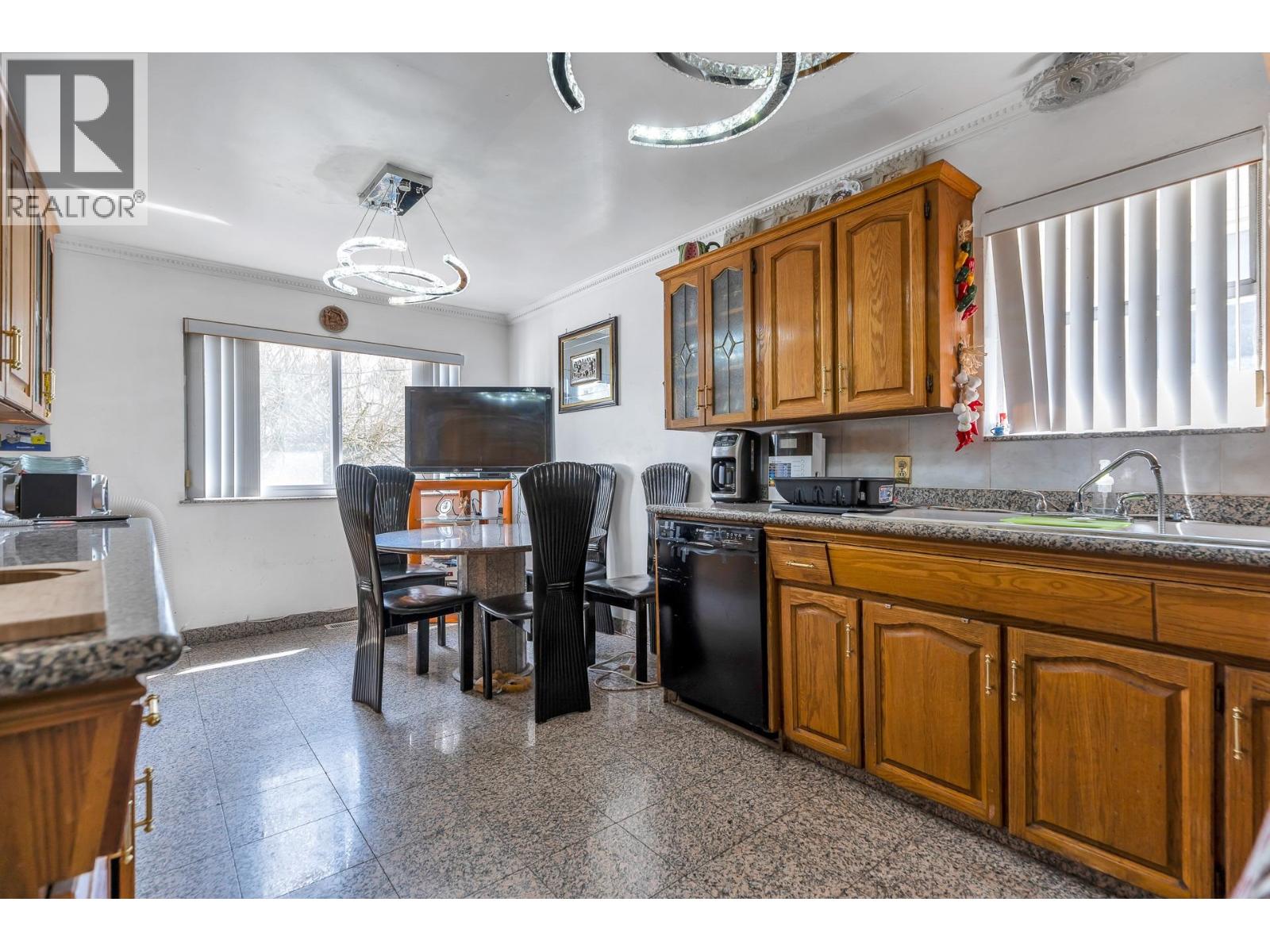 5064 Main Street, Vancouver, British Columbia  V5W 2R3 - Photo 6 - R3075423