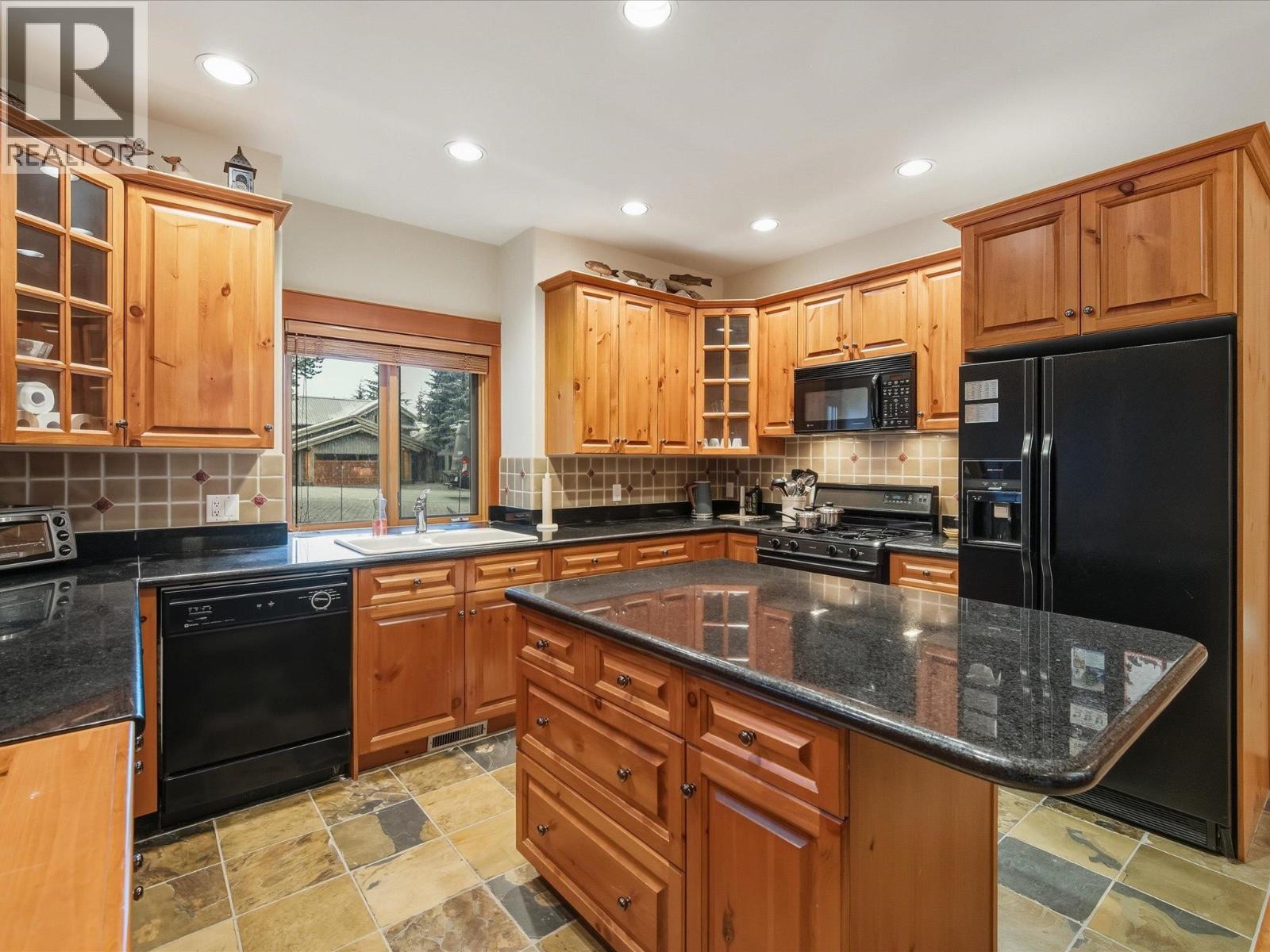 6238 Palmer Drive, Whistler, British Columbia  V8E 0C7 - Photo 10 - R3075431