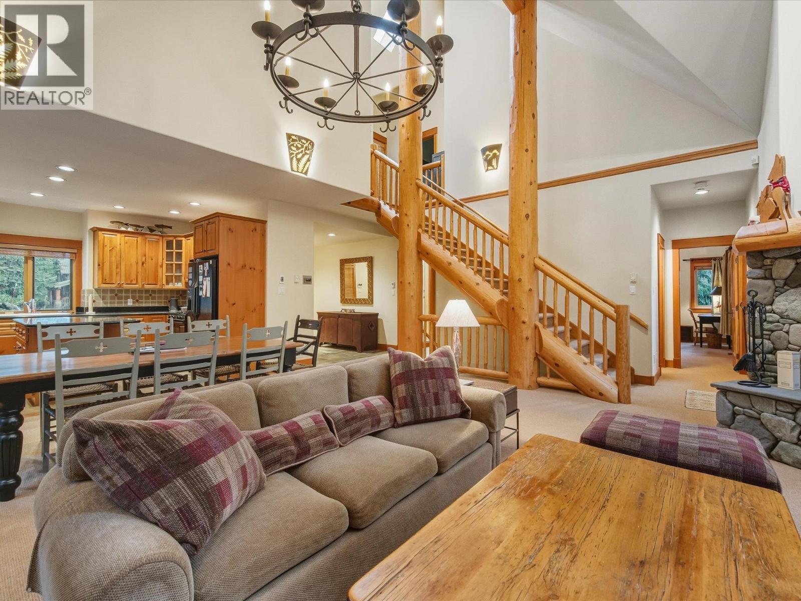 6238 Palmer Drive, Whistler, British Columbia  V8E 0C7 - Photo 6 - R3075431