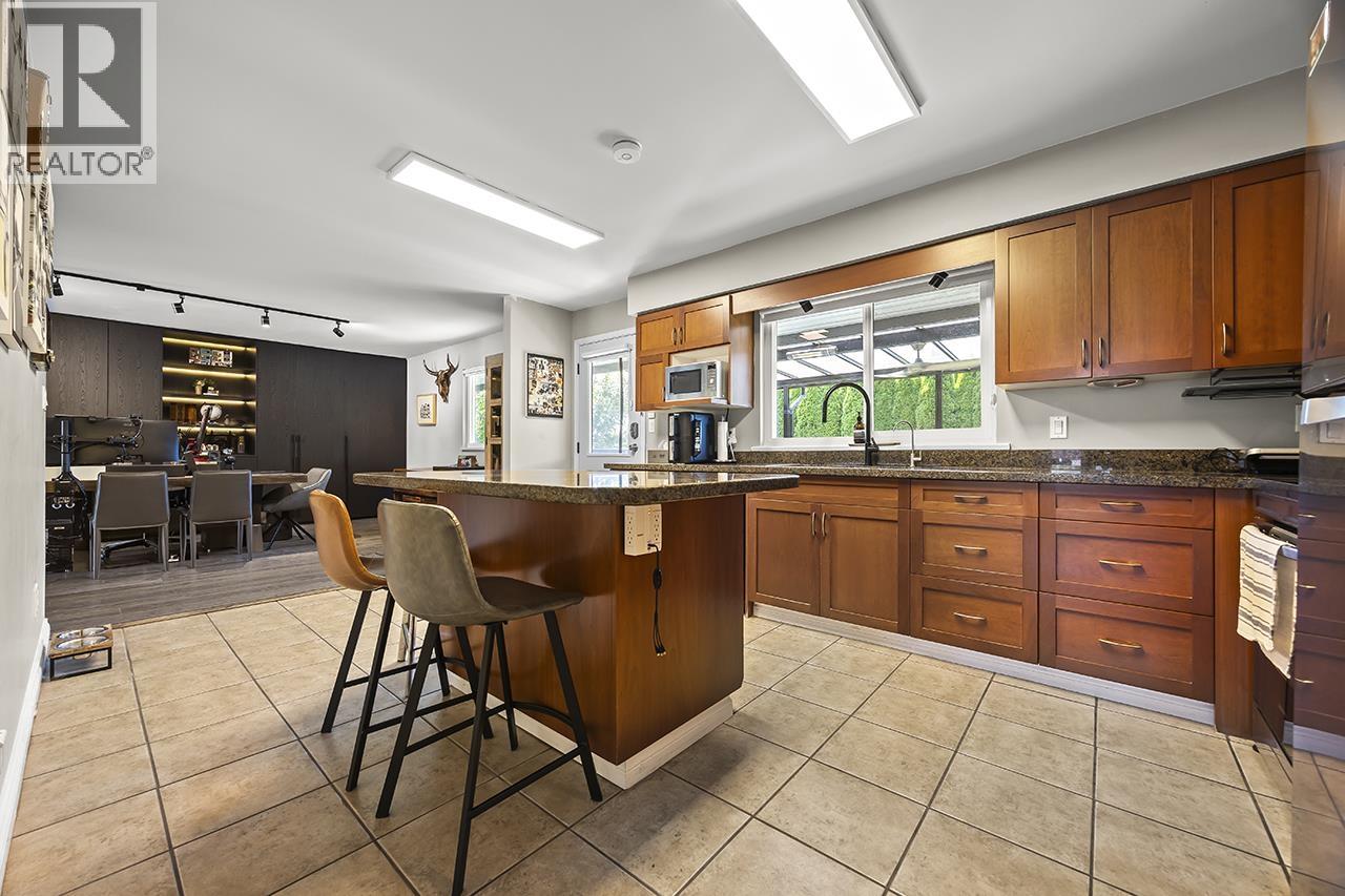 3155 Cardinal Drive, Burnaby, British Columbia  V5A 2T5 - Photo 9 - R3075441