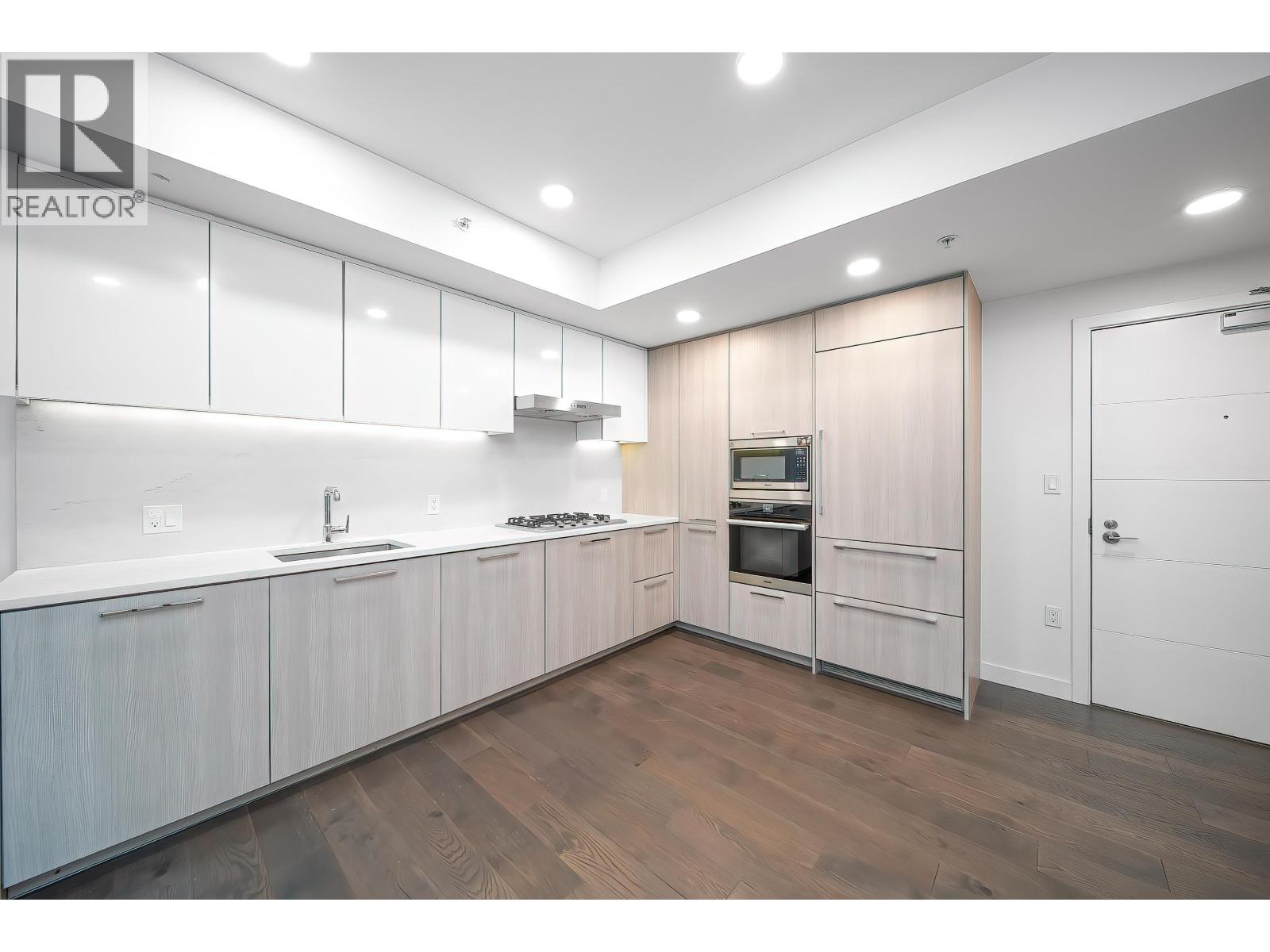 500 3331 No.3 Road, Richmond, British Columbia  V6X 2B6 - Photo 3 - R3075436