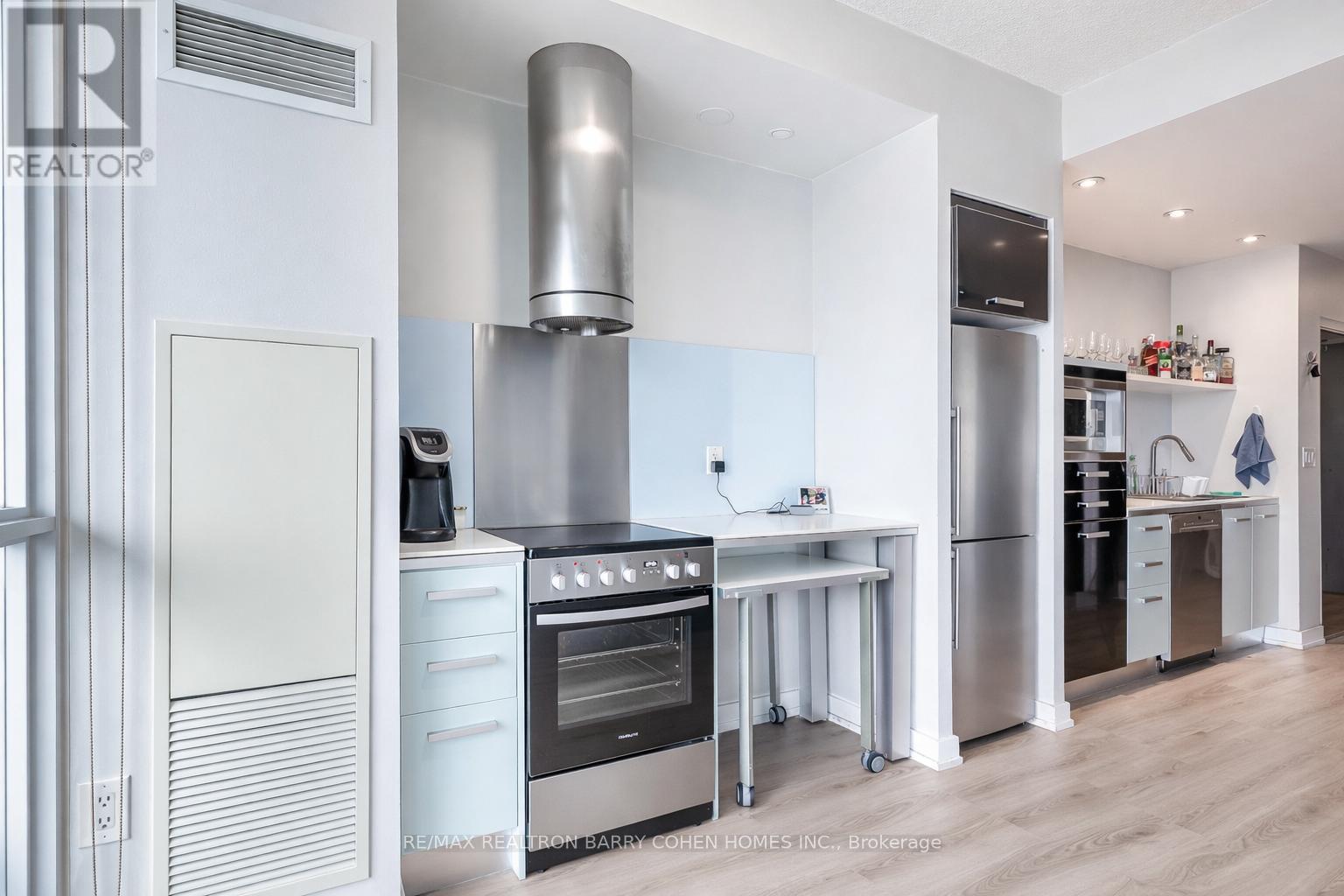 2102 - 38 Dan Leckie Way, Toronto, Ontario  M5V 2V6 - Photo 8 - C12657244