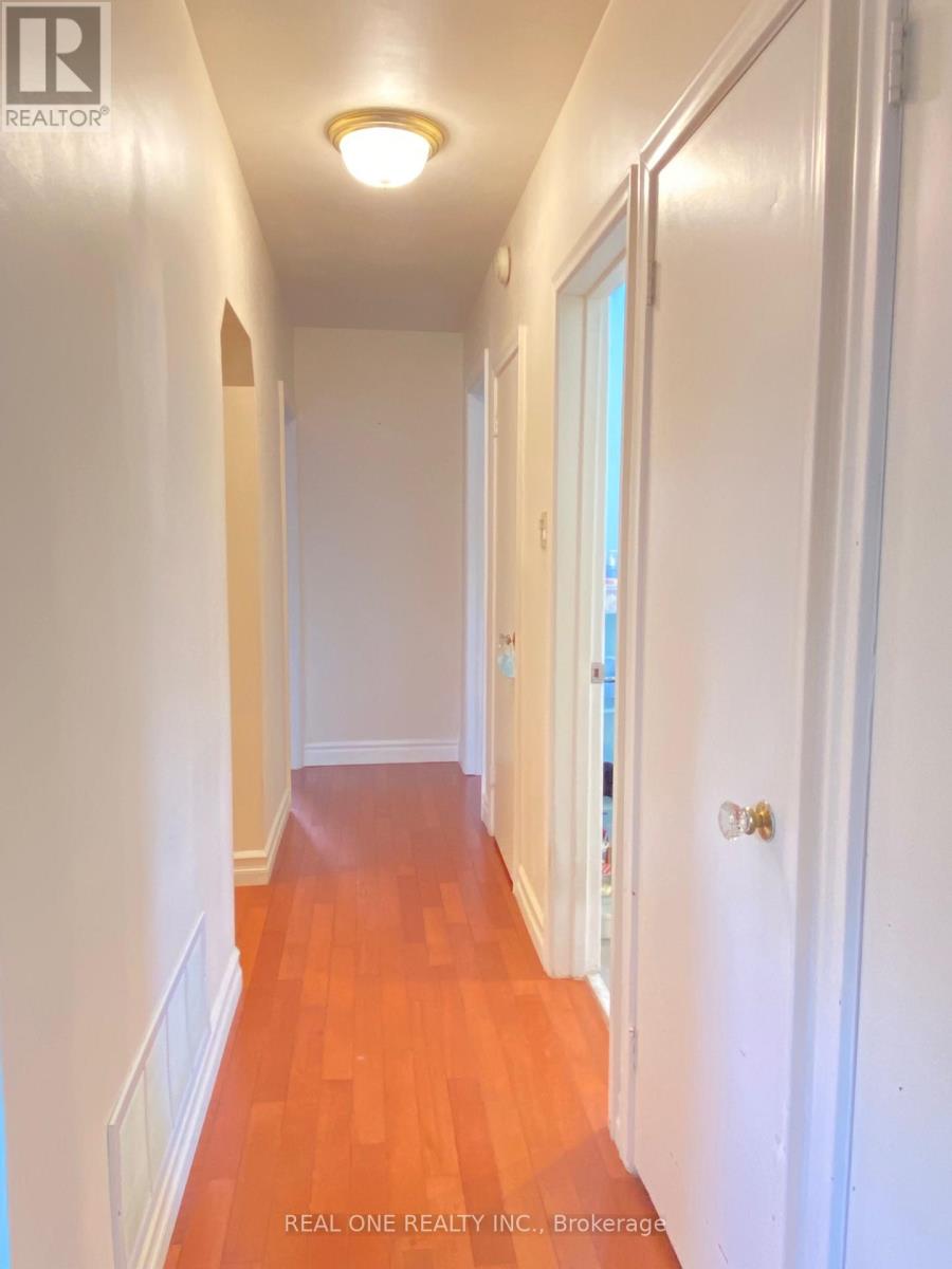 Uper Level - 22 Princeway Drive, Toronto, Ontario  M1R 2V9 - Photo 10 - E12640086