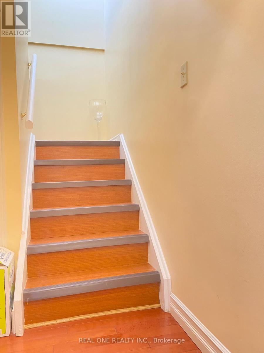 Uper Level - 22 Princeway Drive, Toronto, Ontario  M1R 2V9 - Photo 13 - E12640086