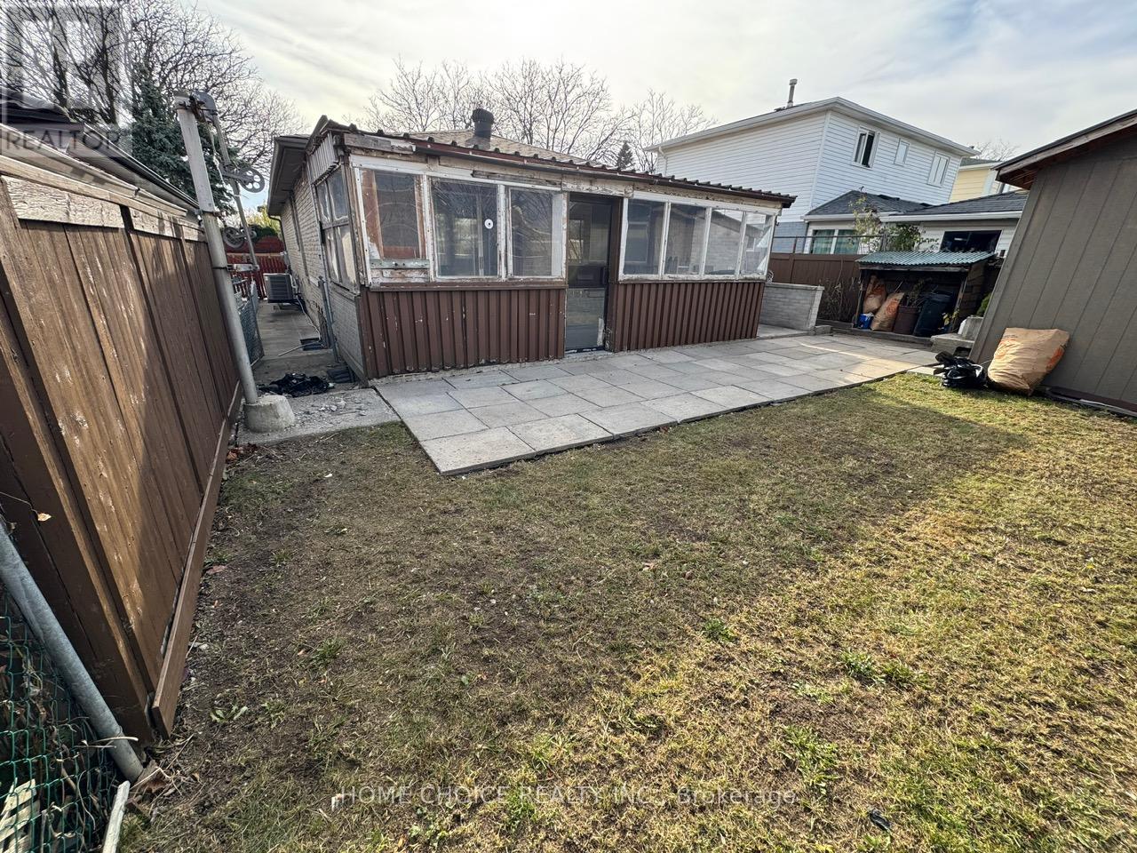 12 Sultan Pool Drive, Toronto, Ontario  M9V 4H2 - Photo 36 - W12657218