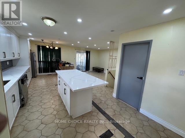 12 Sultan Pool Drive, Toronto, Ontario  M9V 4H2 - Photo 7 - W12657218