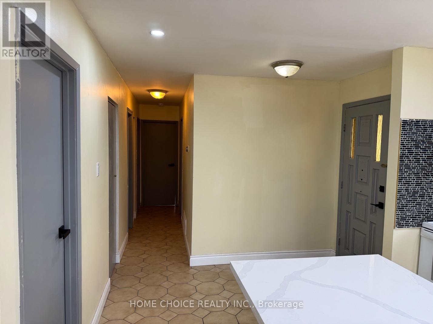 12 Sultan Pool Drive, Toronto, Ontario  M9V 4H2 - Photo 9 - W12657218