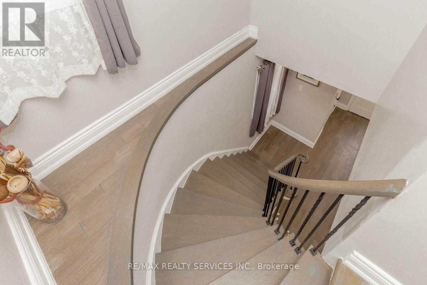 **upper** - 89 Martindale Crescent, Brampton, Ontario  L6X 2T8 - Photo 11 - W12657238